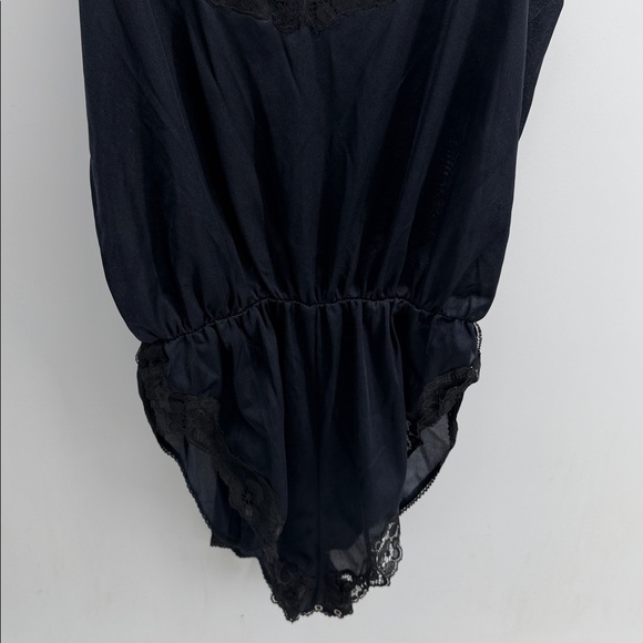 Vintage lace detail lingerie Tessie chemise boudoir one piece romper - Picture 3 of 5